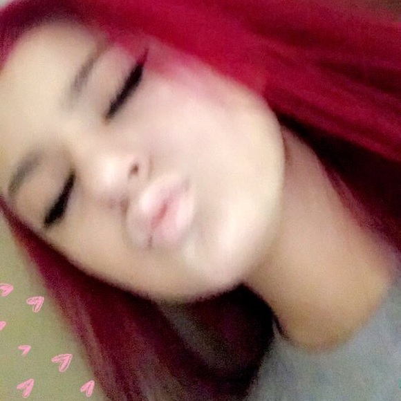 Meet your Posher, Courtney - Picture 1 of 2